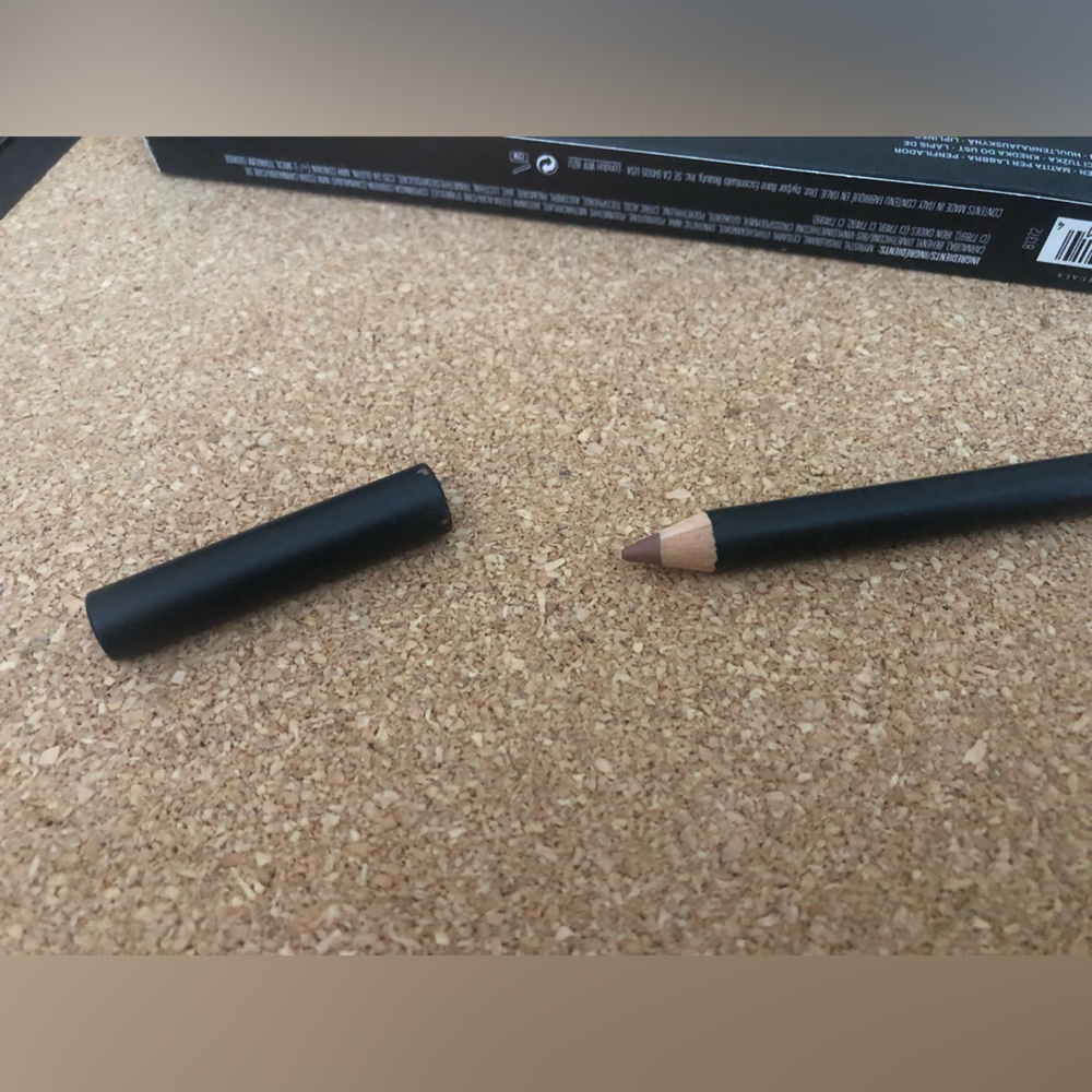 Bare minerals GEN Nude over /under Lip/Liner Pencil
